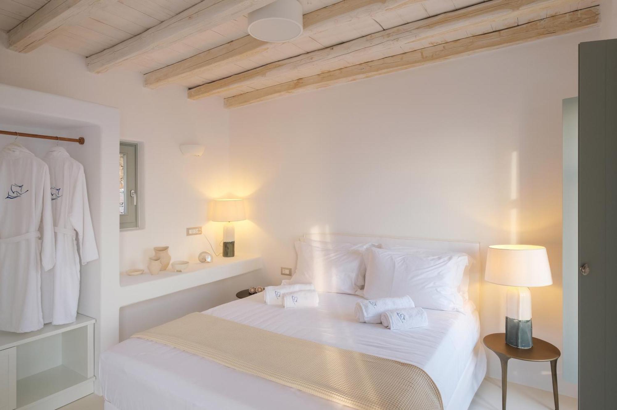 Odyssey Rock Milos Sunset Suites Plaka  Eksteriør billede