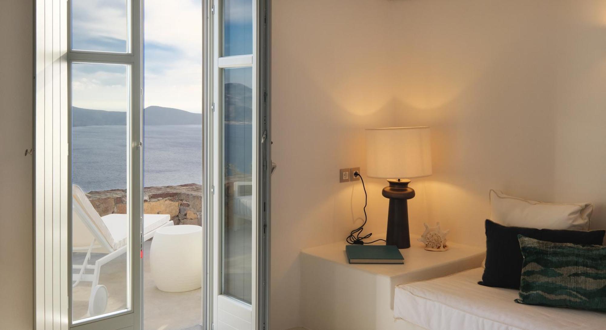 Odyssey Rock Milos Sunset Suites Plaka  Eksteriør billede