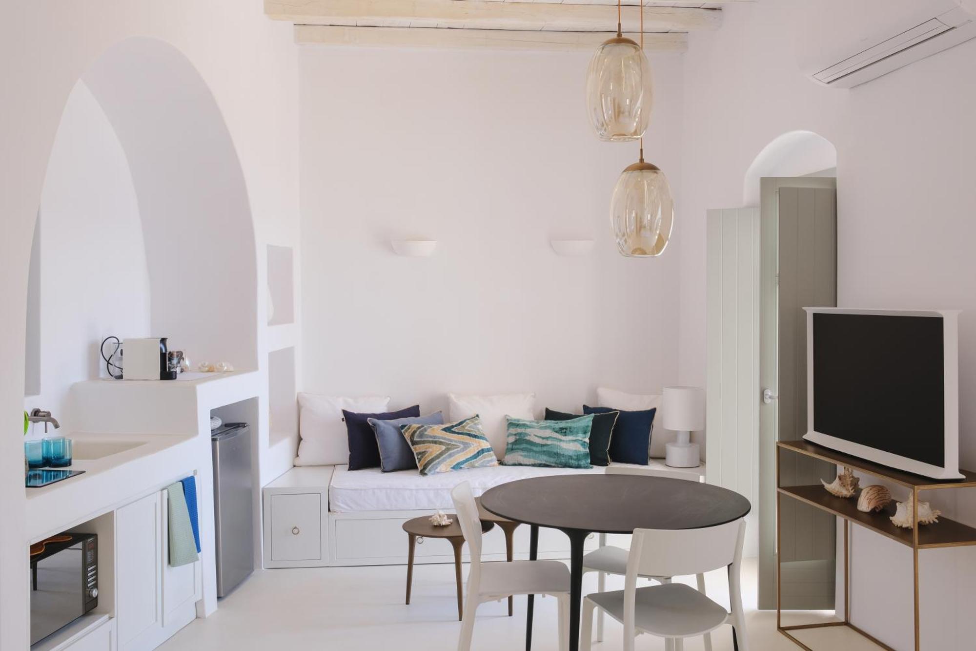 Odyssey Rock Milos Sunset Suites Plaka  Eksteriør billede