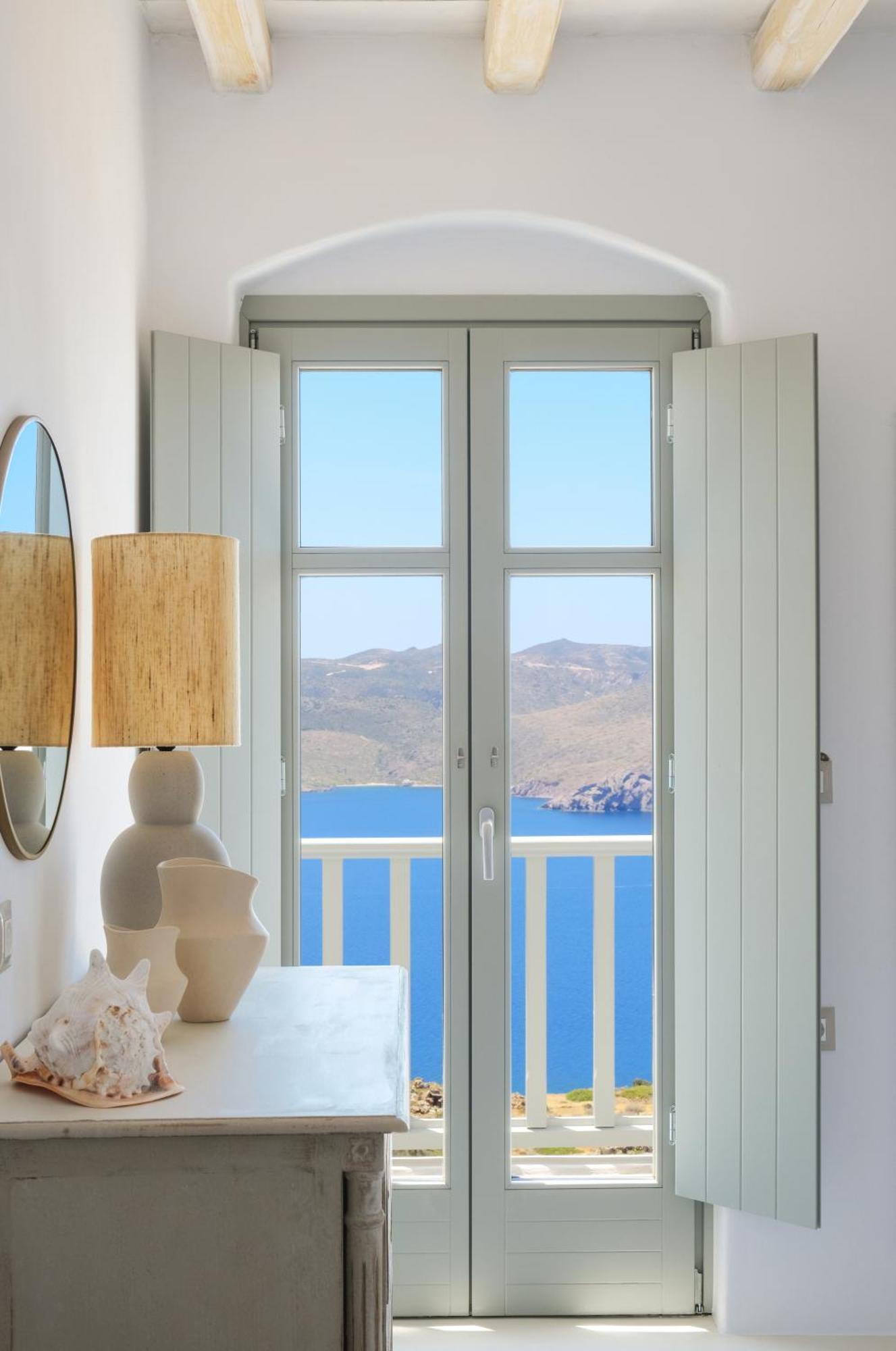 Odyssey Rock Milos Sunset Suites Plaka  Eksteriør billede