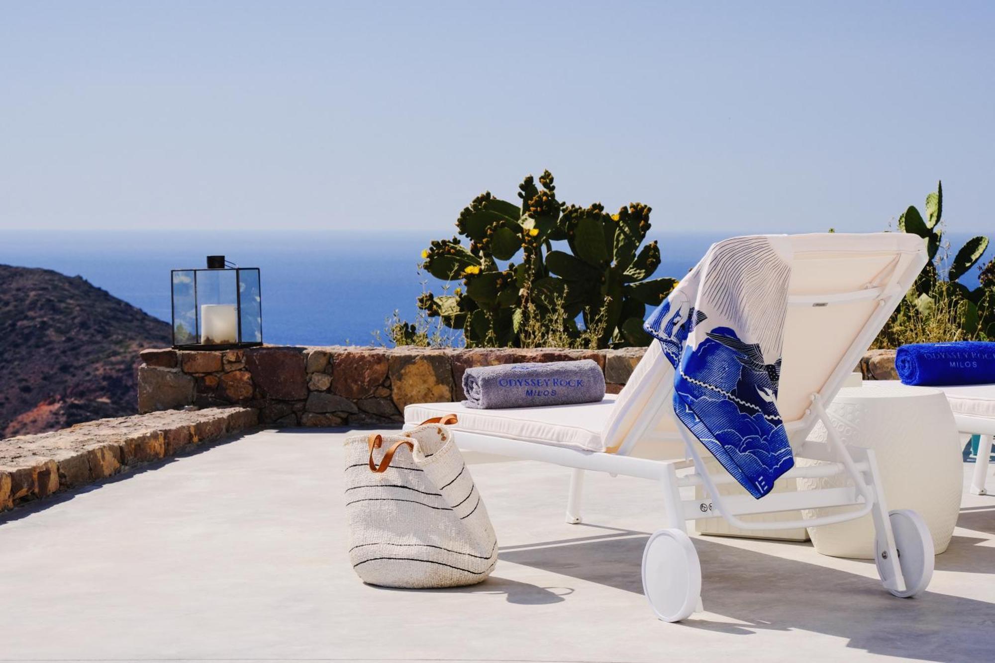 Odyssey Rock Milos Sunset Suites Plaka  Værelse billede