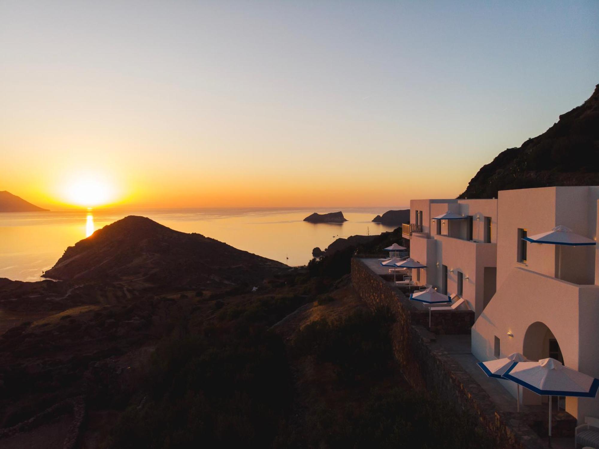 Odyssey Rock Milos Sunset Suites Plaka  Eksteriør billede